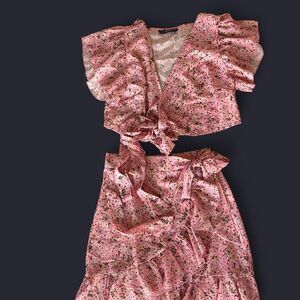 Womens Pink floral ruffle mini skirt 2 piece set size small